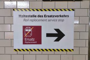 Hinweis auf Schienenersatzverkehr (Archiv)