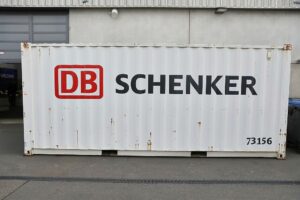 Container mit Logo von DB Schenker (Archiv)