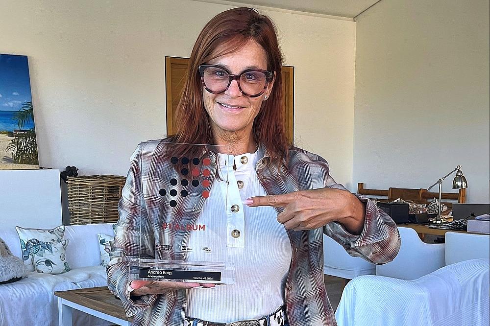 Andrea Berg mit dem "Nummer 1 Award" am 25.10.2024