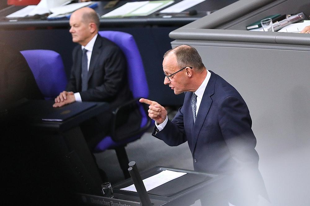 Olaf Scholz und Friedrich Merz am 16.12.2024