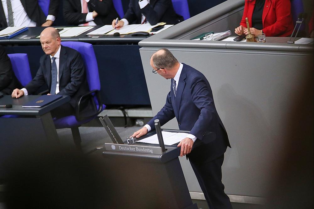 Olaf Scholz und Friedrich Merz am 16.12.2024