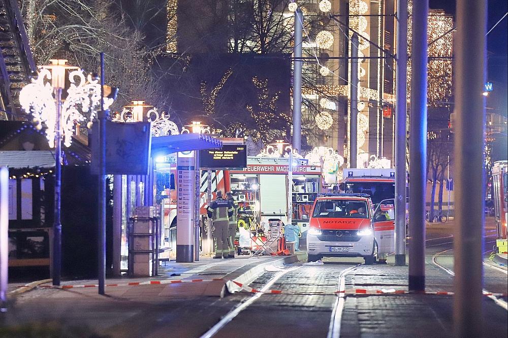 Auto rast auf Magdeburger Weihnachtsmarkt in Menschenmenge am 20.12.2024