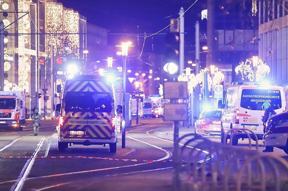 Auto rast auf Magdeburger Weihnachtsmarkt in Menschenmenge am 20.12.2024