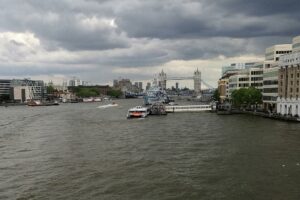 Blick von der London Bridge zur Tower Bridge (Archiv)