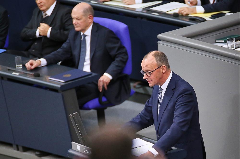 Friedrich Merz und Olaf Scholz (Archiv)