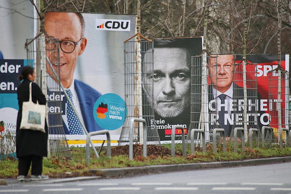 Wahlplakate mit Friedrich Merz