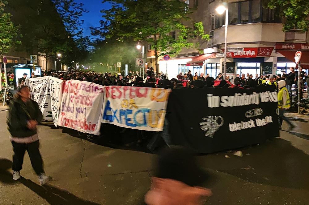 Linke Demo in Berlin-Kreuzberg