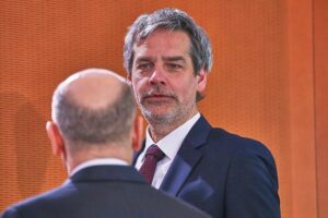 Olaf Scholz und Steffen Hebestreit (Archiv)