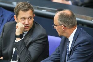 Lars Klingbeil und Friedrich Merz (Archiv)