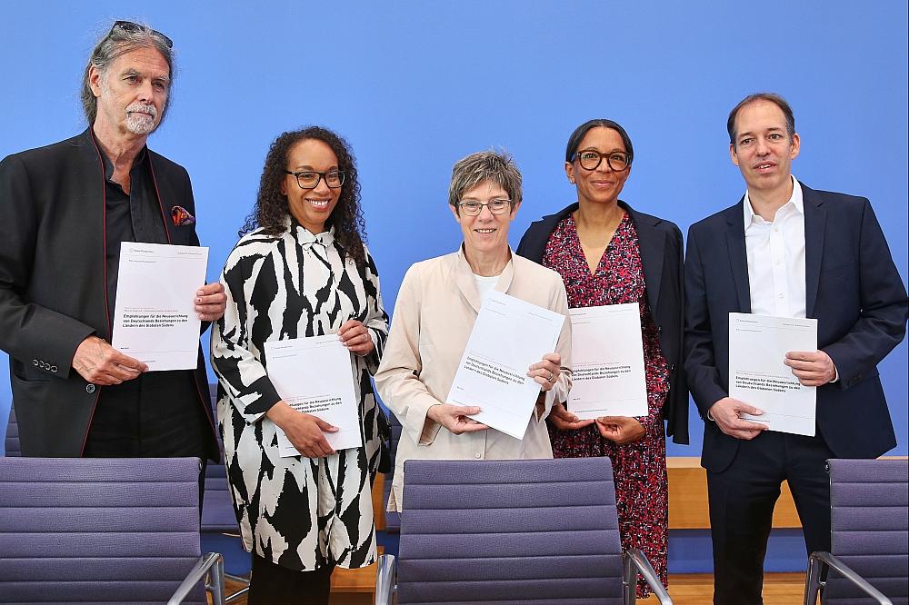Vorstellung des Abschlussberichtes der Kommission "Welt im Umbruch am 21.05.2025