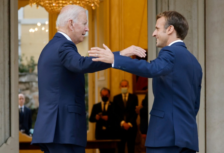 Biden räumt bei Treffen mit Macron "ungeschicktes" Vorgehen in U-Boot-Streit ein