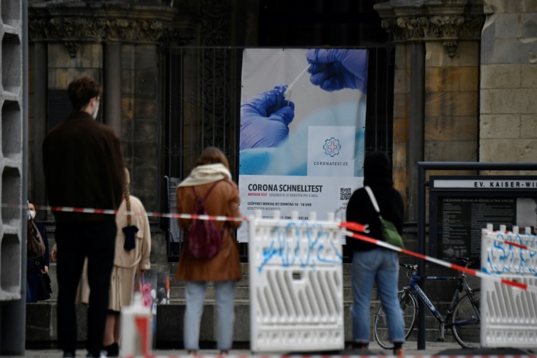 Bundesweite Sieben-Tage-Inzidenz in Deutschland steigt auf über 165