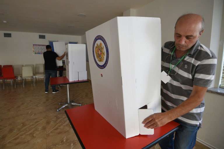 Parlamentswahl soll Armenien nach Niederlage gegen Aserbaidschan wieder vereinen