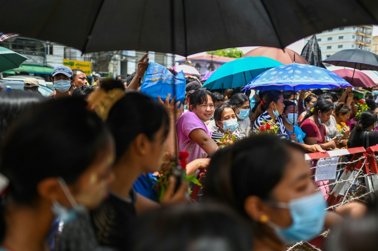 Militär-Junta in Myanmar lässt tausende festgenommene Demonstranten frei
