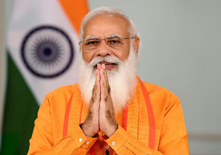 Zum Welt-Yoga-Tag beginnt Indien mit kostenlosen Impfungen für alle Erwachsenen