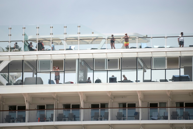 Erstmals legt ausländisches Kreuzfahrtschiff wieder an Spaniens Festland an