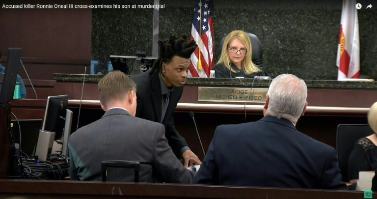 Des Mordes angeklagter Mann nimmt vor US-Gericht Sohn ins Kreuzverhör