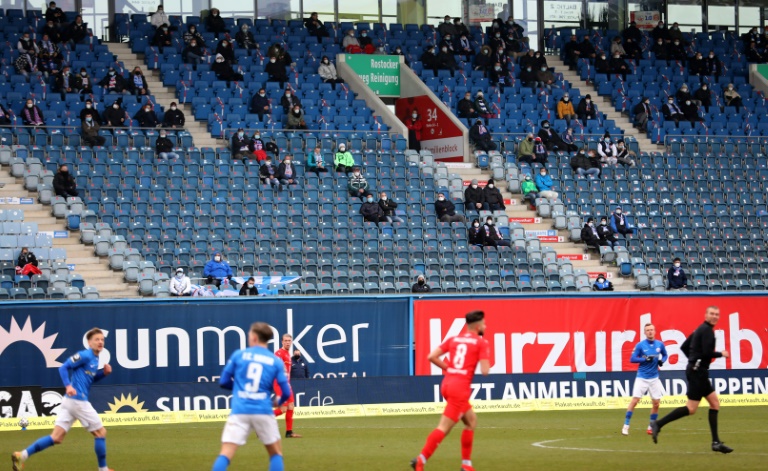 Virologin Brinkmann hält Fußballspiele mit Zuschauern noch für verzichtbar