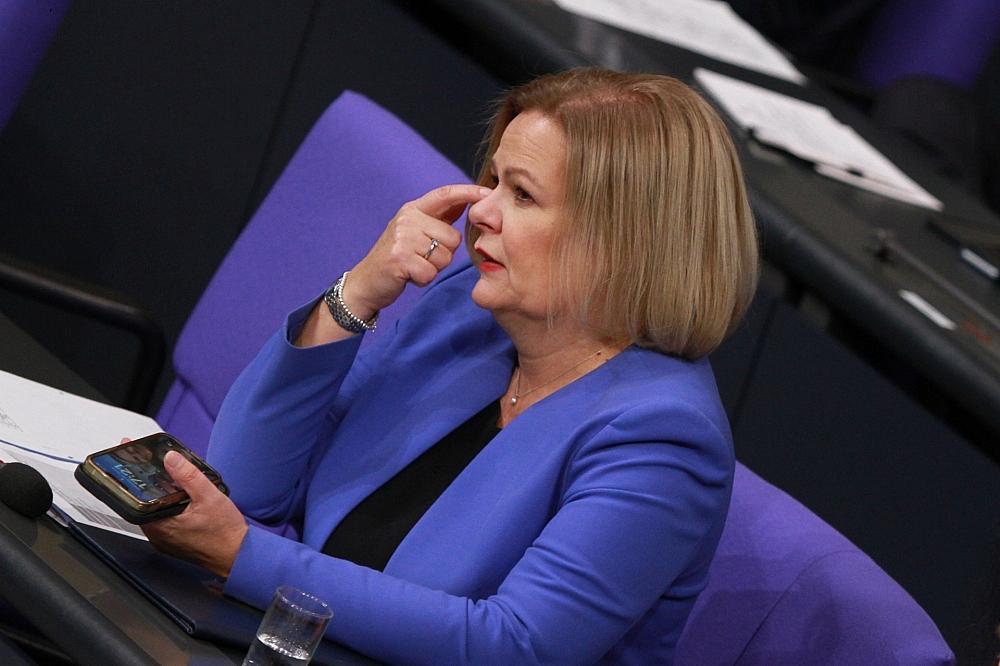 Faeser will rechtsextremistische Verbindungen nach Moskau ausleuchten