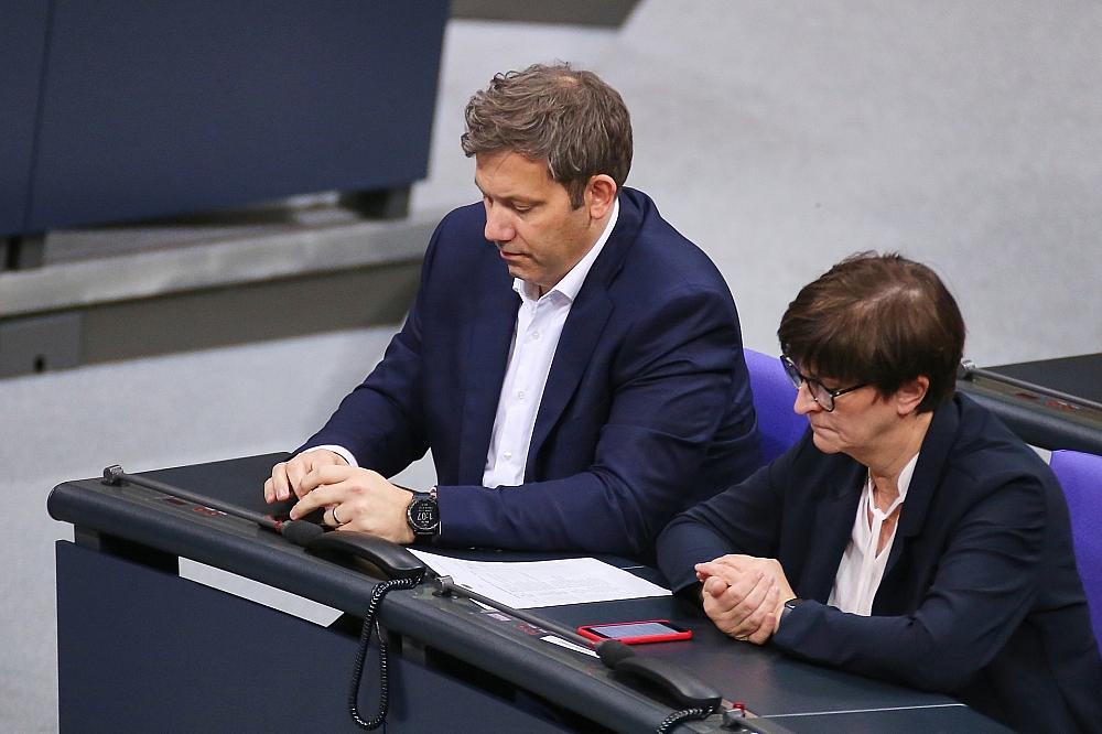 SPD-Arbeitsgemeinschaft verlangt neue Parteispitze