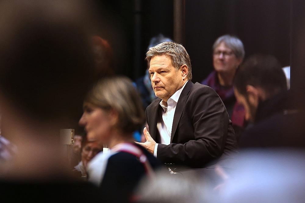 Grüner Stahl: Habeck spricht Merz Wirtschaftskompetenz ab