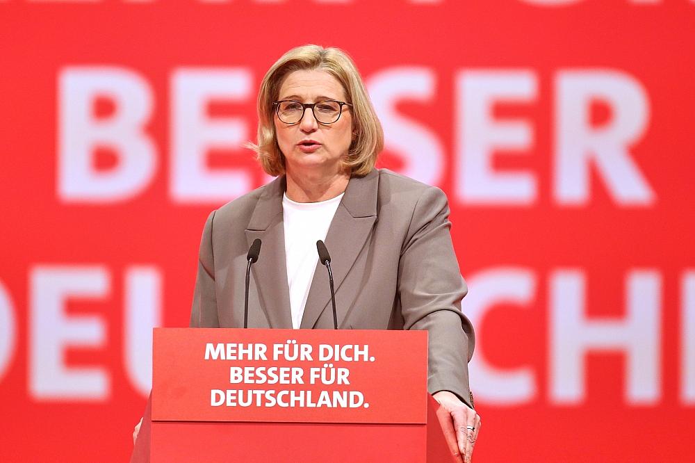 Rehlinger stellt sich gegen Merz-Pläne für Asylstopp