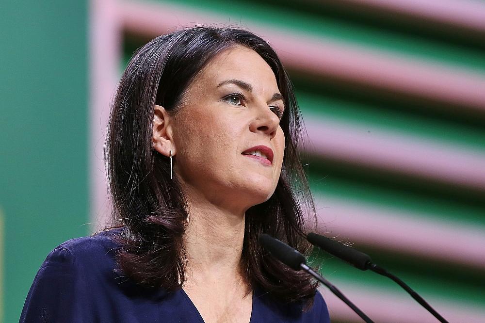 Baerbock: Merz schadet Deutschland massiv