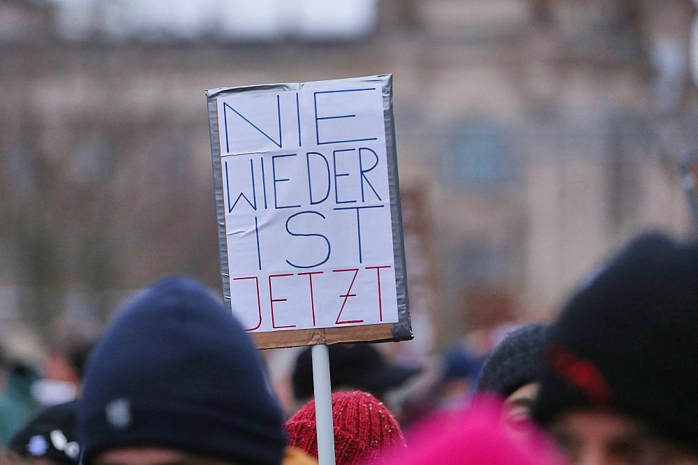 Zehntausende bei Großdemo gegen CDU in Berlin