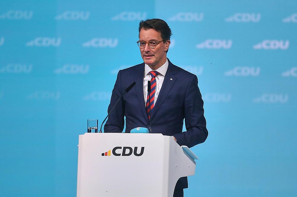 Wüst ruft nach Migrationsstreit zur Mäßigung auf