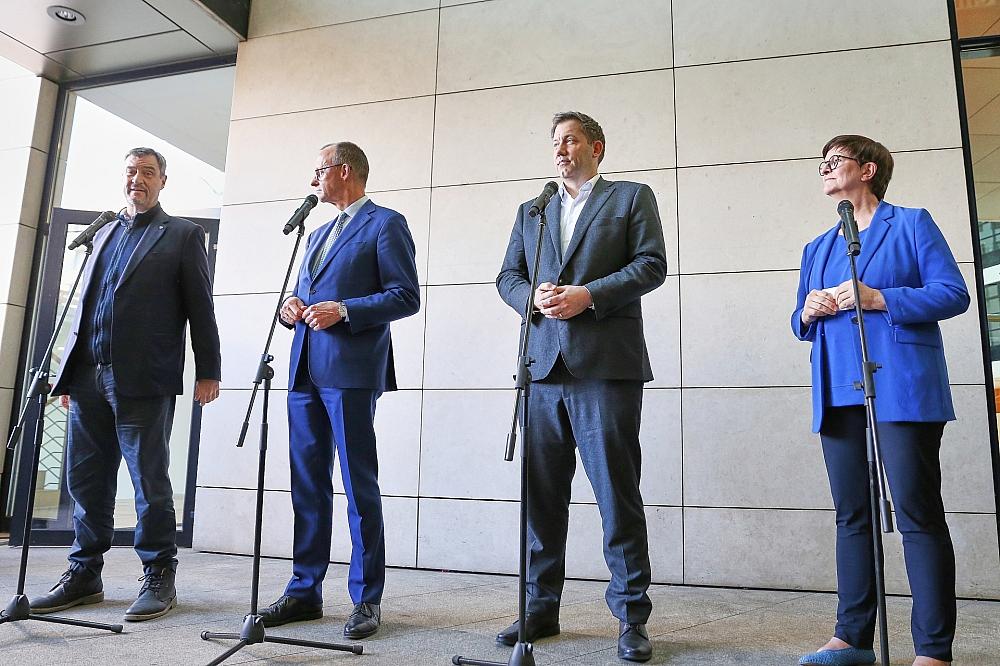 De Vries verlangt von Union und SPD „Neustart in Deutschland“