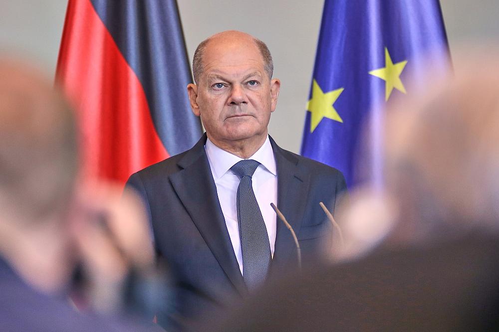 Großer Zapfenstreich für Scholz am 5. Mai