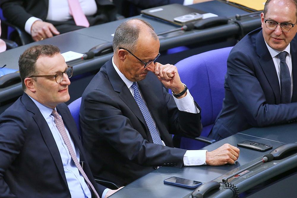 Kanzlerwahl: Fraktionen diskutieren über 2. Wahlgang
