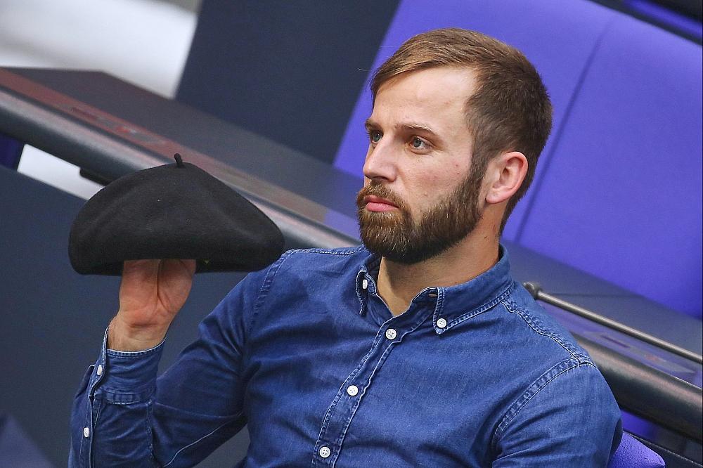 Linken-Politiker verzichtet im Bundestag auf Baskenmütze