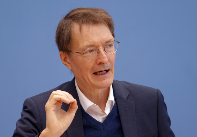 Bundesgesundheitsminister Lauterbach vermisst seinen Tischtennisverein in Köln