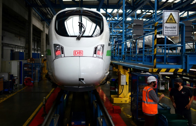 Bahn fordert von Lokführern vor neuer Tarifrunde Beitrag zu solidarischer Lösung