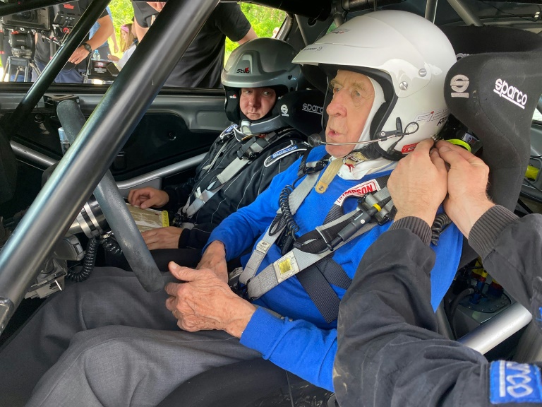 Polnischer Rallye-Fahrer geht mit 91 Jahren in Kenia an den Start