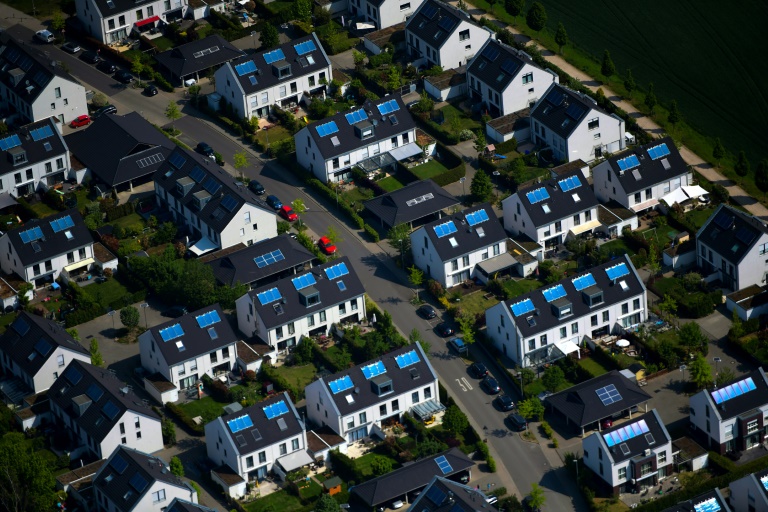 Umfrage: Hausbesitzer mit Photovoltaik-Anlage wollen Klimaschutz-Beitrag leisten