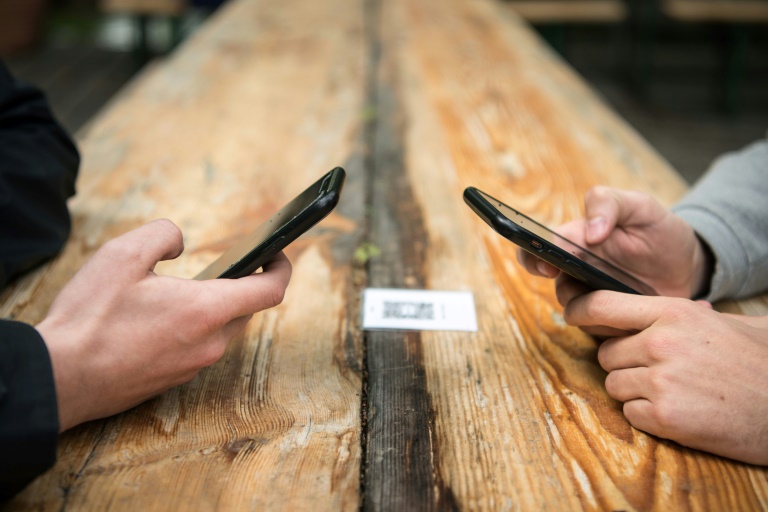 Umfrage: Großteil der Deutschen nutzt wegen schlechten Handyempfangs häufig Festnetz