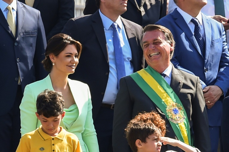 Kritik an Michelle Bolsonaro wegen Corona-Impfung in den USA