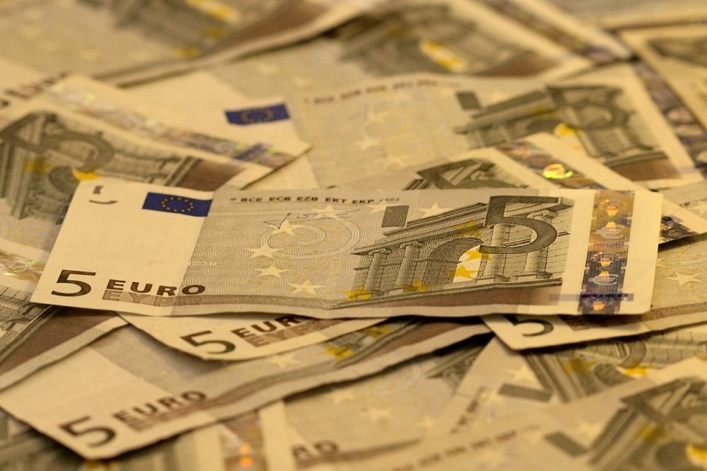 Deutschland bleibt Land der Sparer Euroscheine (Archiv)