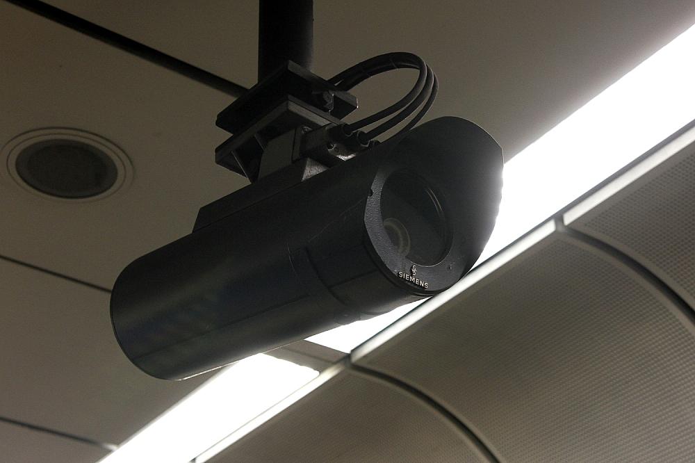 Kriminalbeamte für KI-Überwachung an Bahnhöfen Überwachungskamera (Archiv)