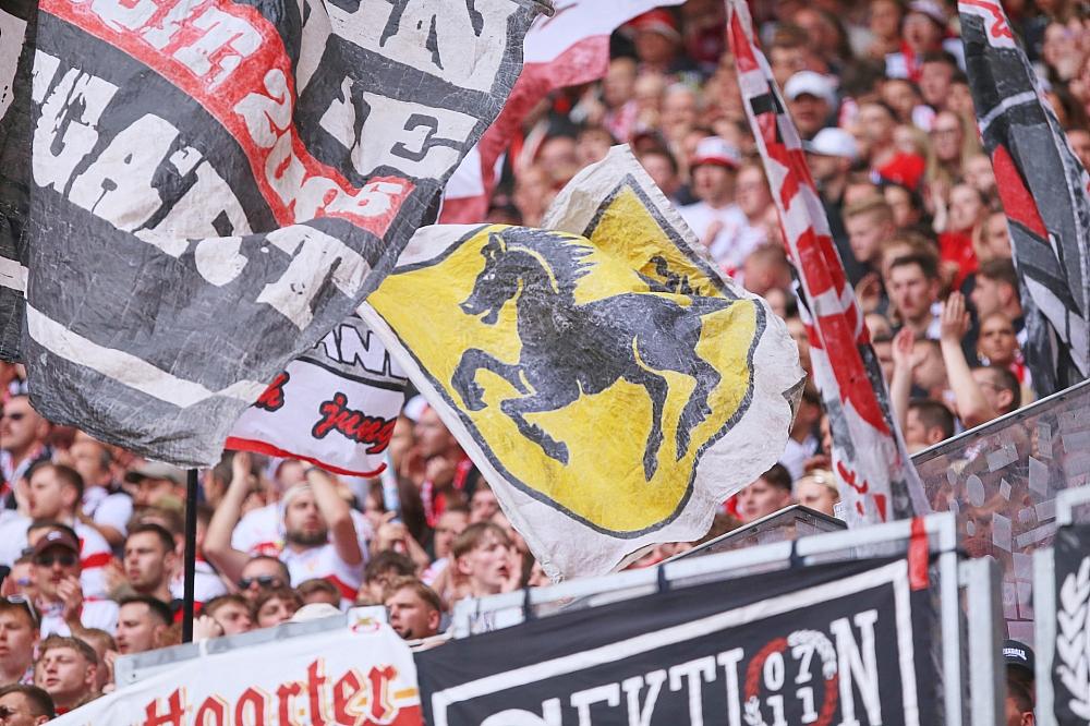 Bundesliga: Stuttgart dreht Rückstand und siegt 2:1 gegen Mainz Stuttgart-Fans (Archiv)