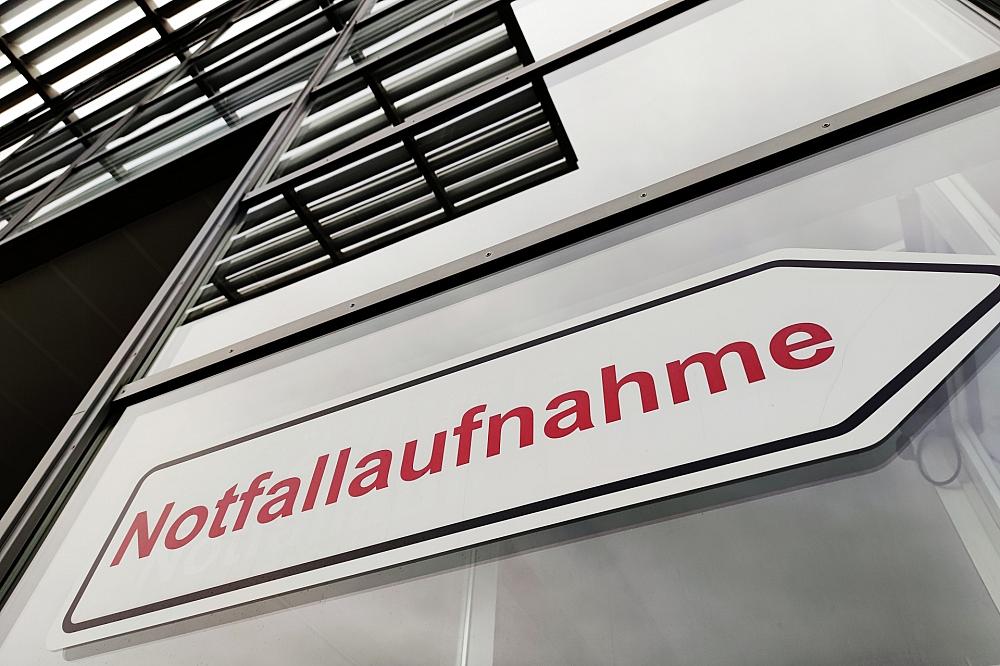Warken will mit Notfallreform Milliarden einsparen Notfallaufnahme (Archiv)