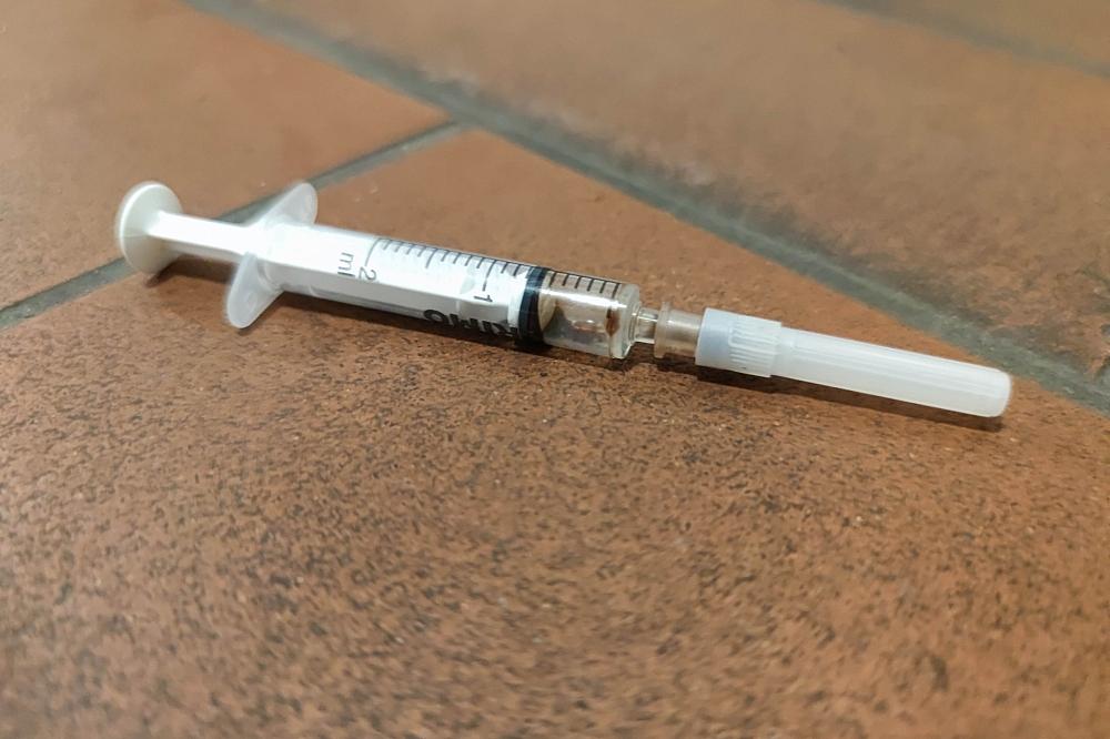 Bayern richtet Frühwarnsystem gegen synthetische Drogen ein Heroin-Spritze (Archiv)