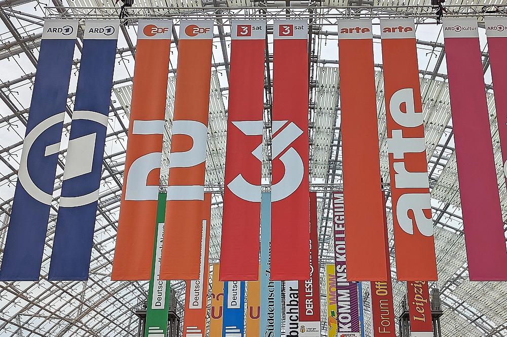 Brandenburger Landtag stimmt Rundfunkreform zu Logos von ARD