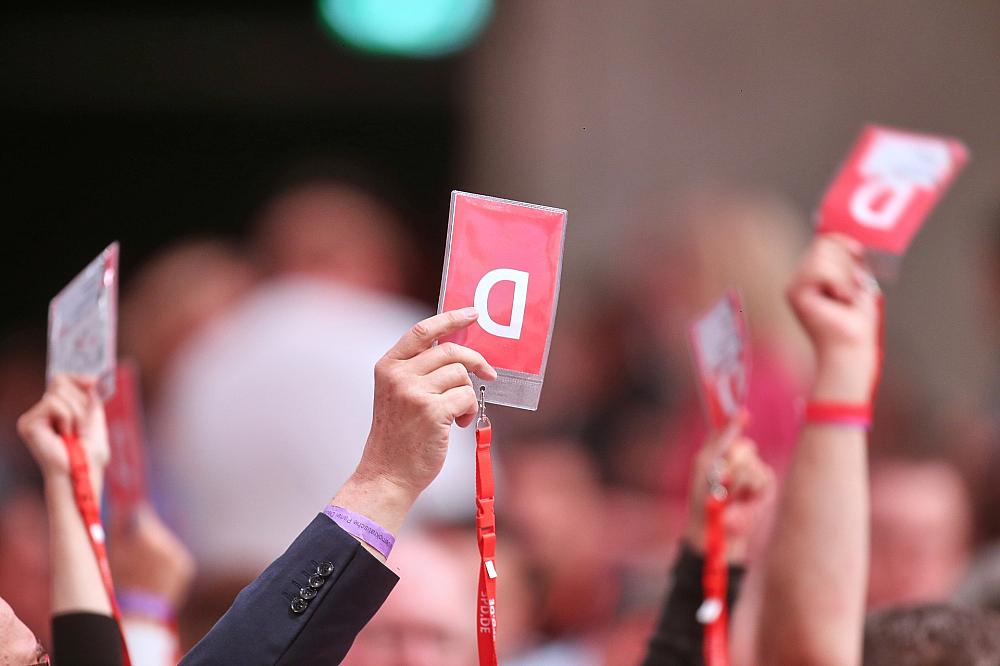 Bürgergeld: Hürde für Mitgliederbegehren in der SPD geschafft Abstimmung auf SPD-Parteitag (Archiv)