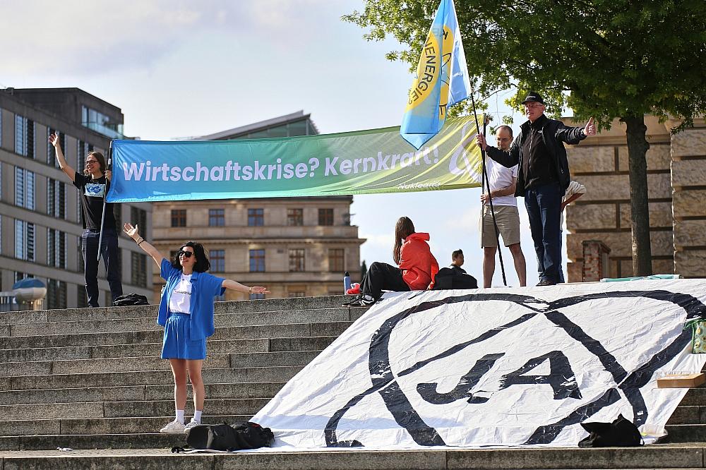Söder fordert Rückkehr der Kernkraft Protest von Atomkraftbefürwortern (Archiv)