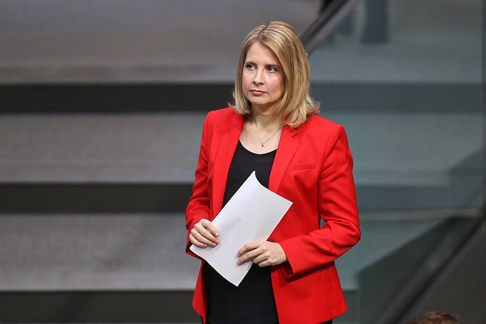 Bauministerin will Fehlbelegungsabgaben bei Sozialwohnungen Verena Hubertz (Archiv)