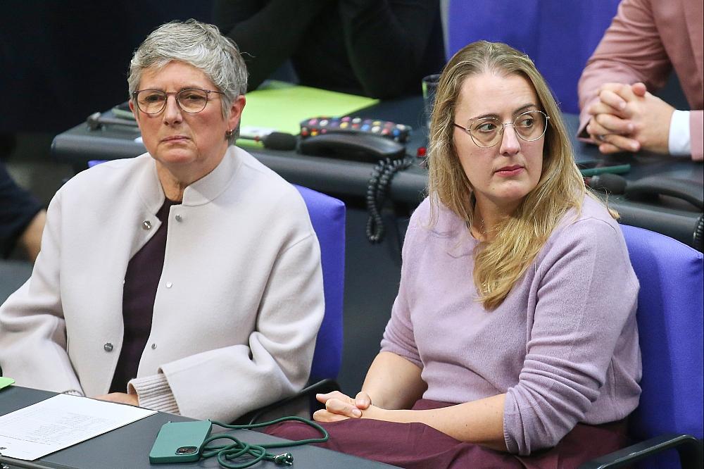 Grüne kritisieren Umgang mit Sondervermögen Britta Haßelmann und Katharina Dröge (Archiv)
