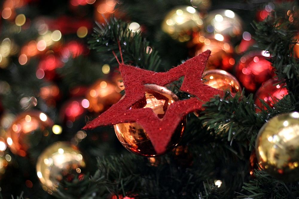 Deutscher Onlinehandel optimistisch beim Weihnachtsgeschäft Weihnachtsschmuck (Archiv)